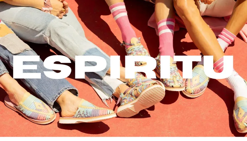Espiritu cover showing the brand's woven sandals, from the Shopify project by Agence TRANZISTOR